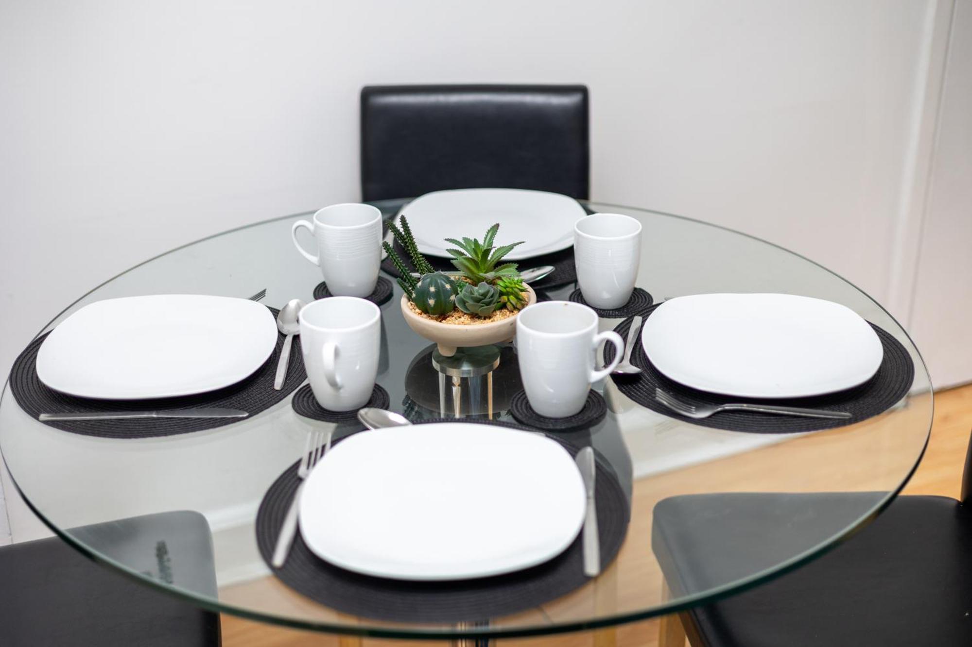 Spacious 3 Bedroom Ground Floor Apartment - 10 Mins From City Centre Leeds  Esterno foto