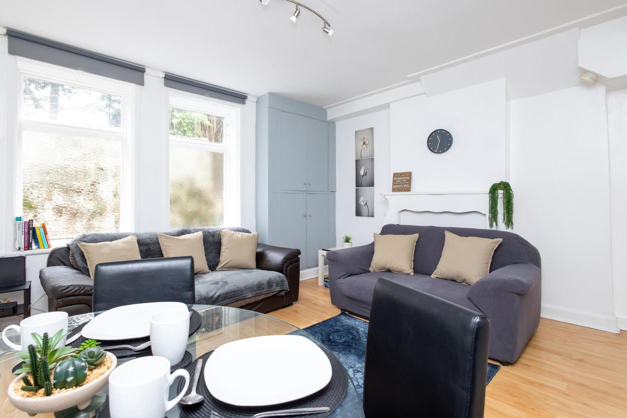 Spacious 3 Bedroom Ground Floor Apartment - 10 Mins From City Centre Leeds  Esterno foto