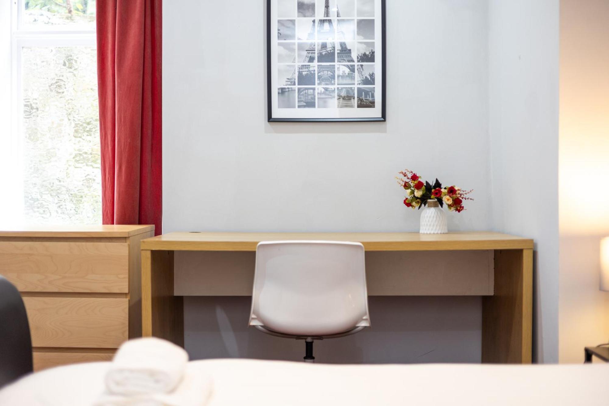 Spacious 3 Bedroom Ground Floor Apartment - 10 Mins From City Centre Leeds  Esterno foto