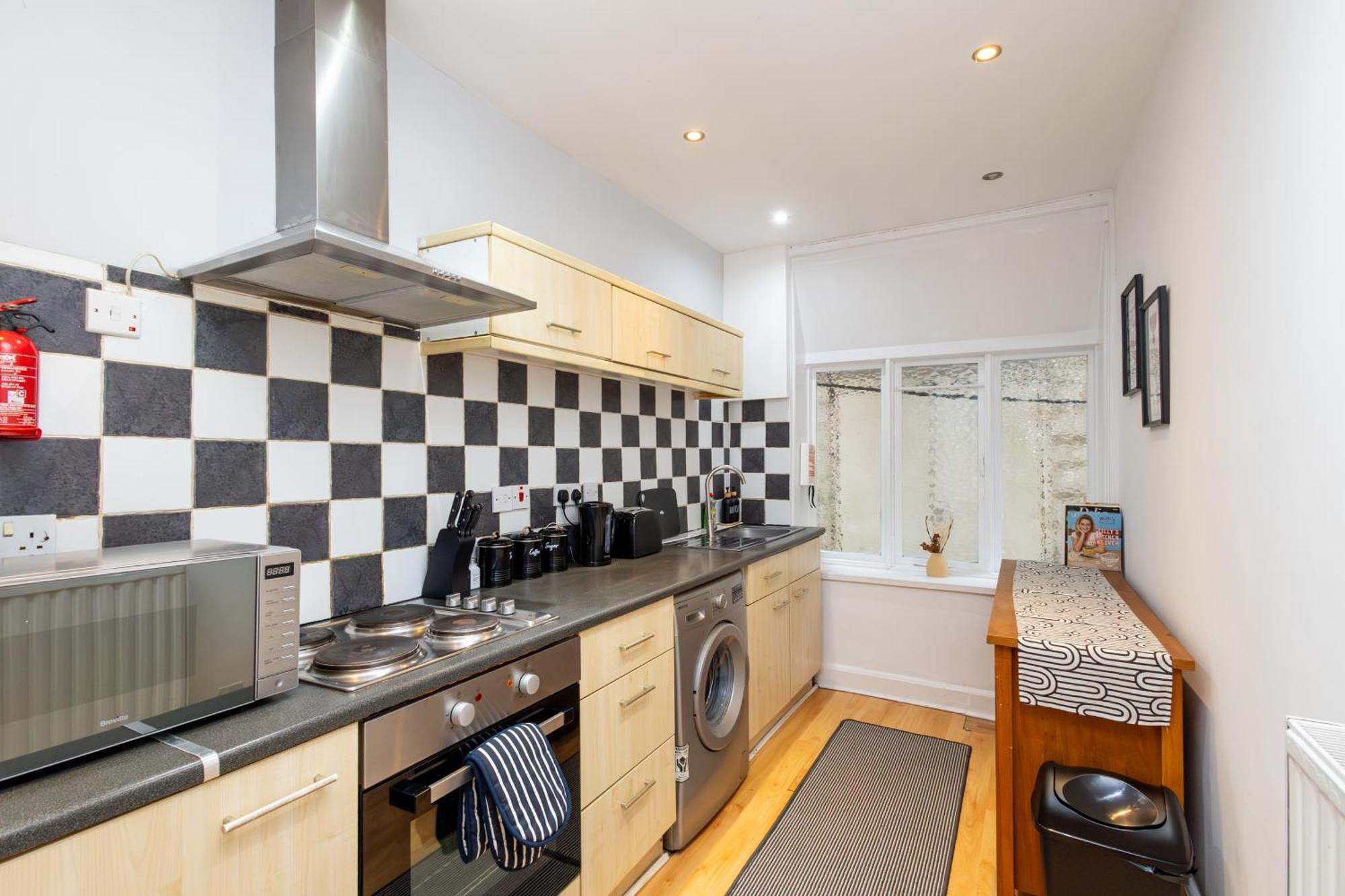 Spacious 3 Bedroom Ground Floor Apartment - 10 Mins From City Centre Leeds  Esterno foto