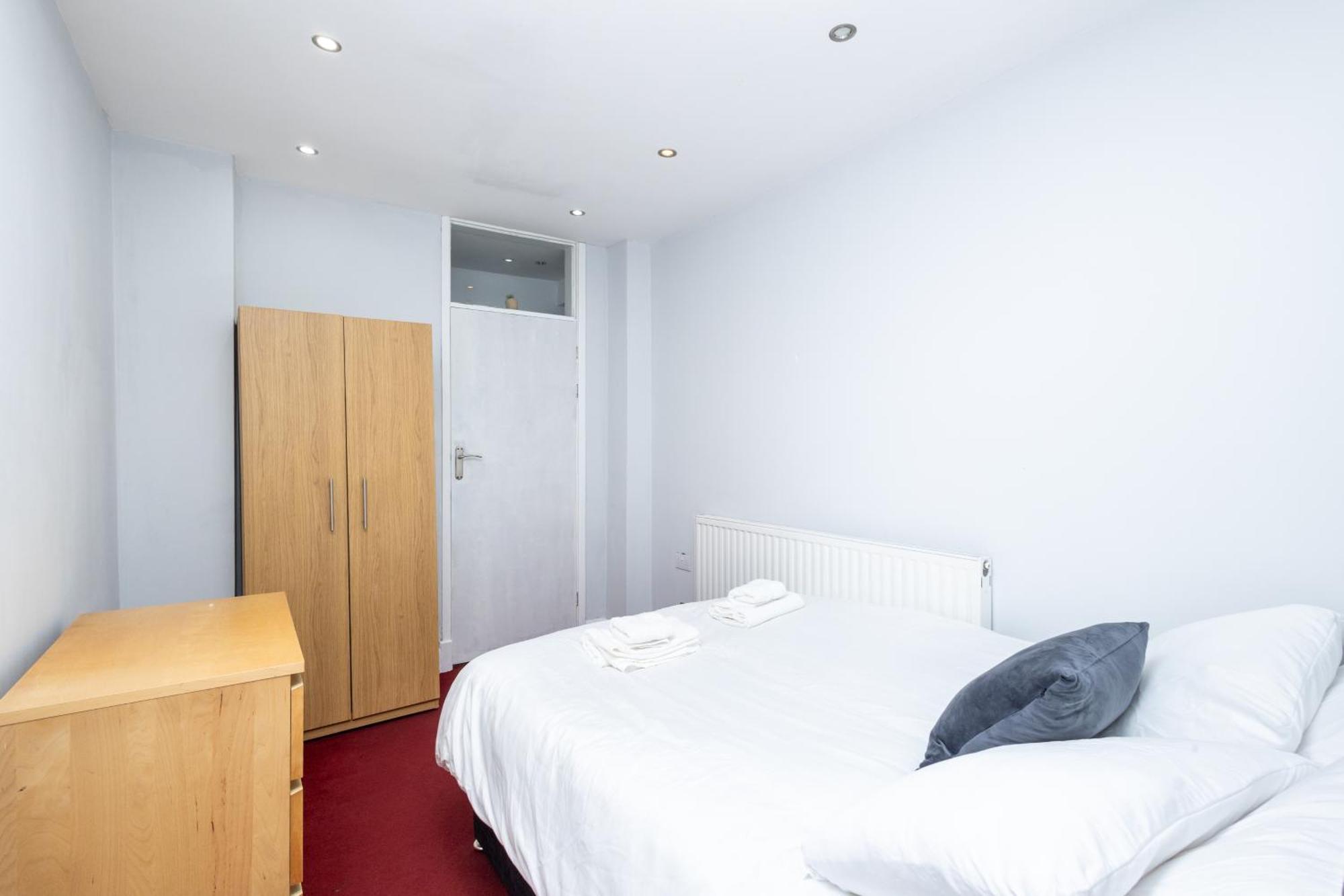 Spacious 3 Bedroom Ground Floor Apartment - 10 Mins From City Centre Leeds  Esterno foto