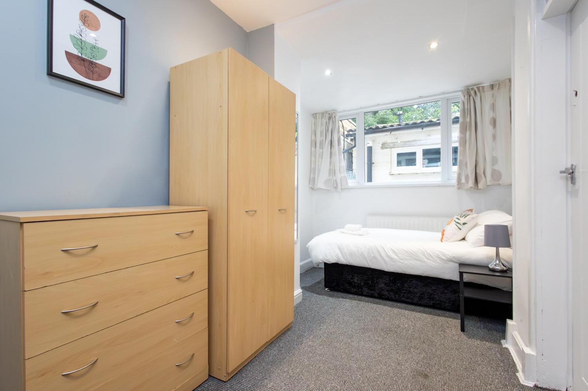 Spacious 3 Bedroom Ground Floor Apartment - 10 Mins From City Centre Leeds  Esterno foto