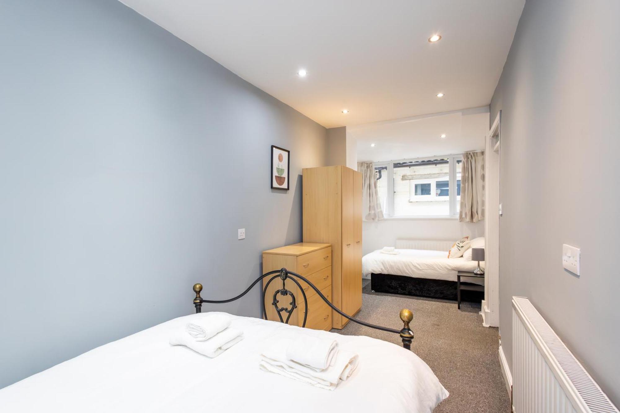 Spacious 3 Bedroom Ground Floor Apartment - 10 Mins From City Centre Leeds  Esterno foto
